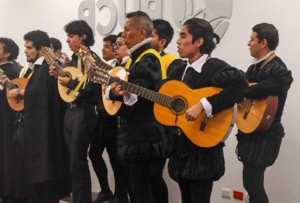pasacalle-de-la-tuna-pucp-por-el-dia-de-la-madre-29042026123643
