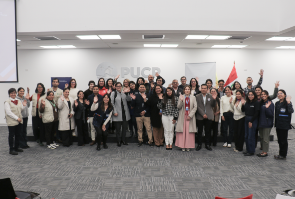 imagen Feria ConectaRSU: Docentes PUCP vinculan sus cursos con organizaciones a través de la RSU