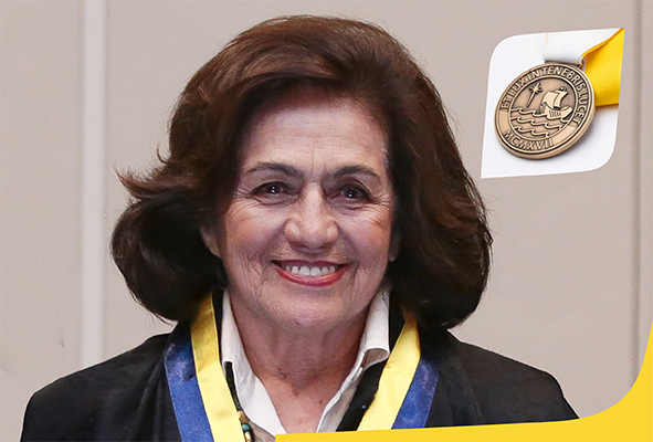 imagen Distinción de Profesora Emérita a la profesora Julia Navarrete Stagnaro