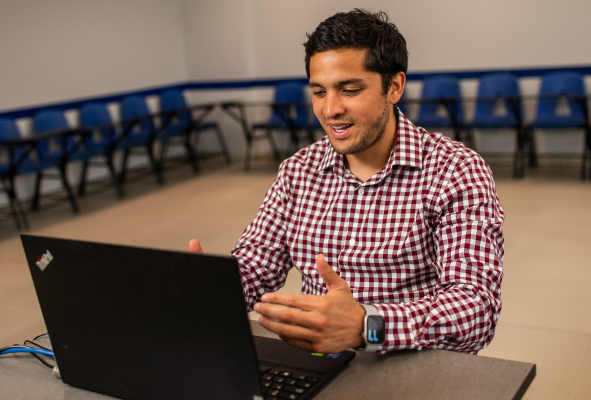 Clases modelos de inglés y portugués en Idiomas PUCP